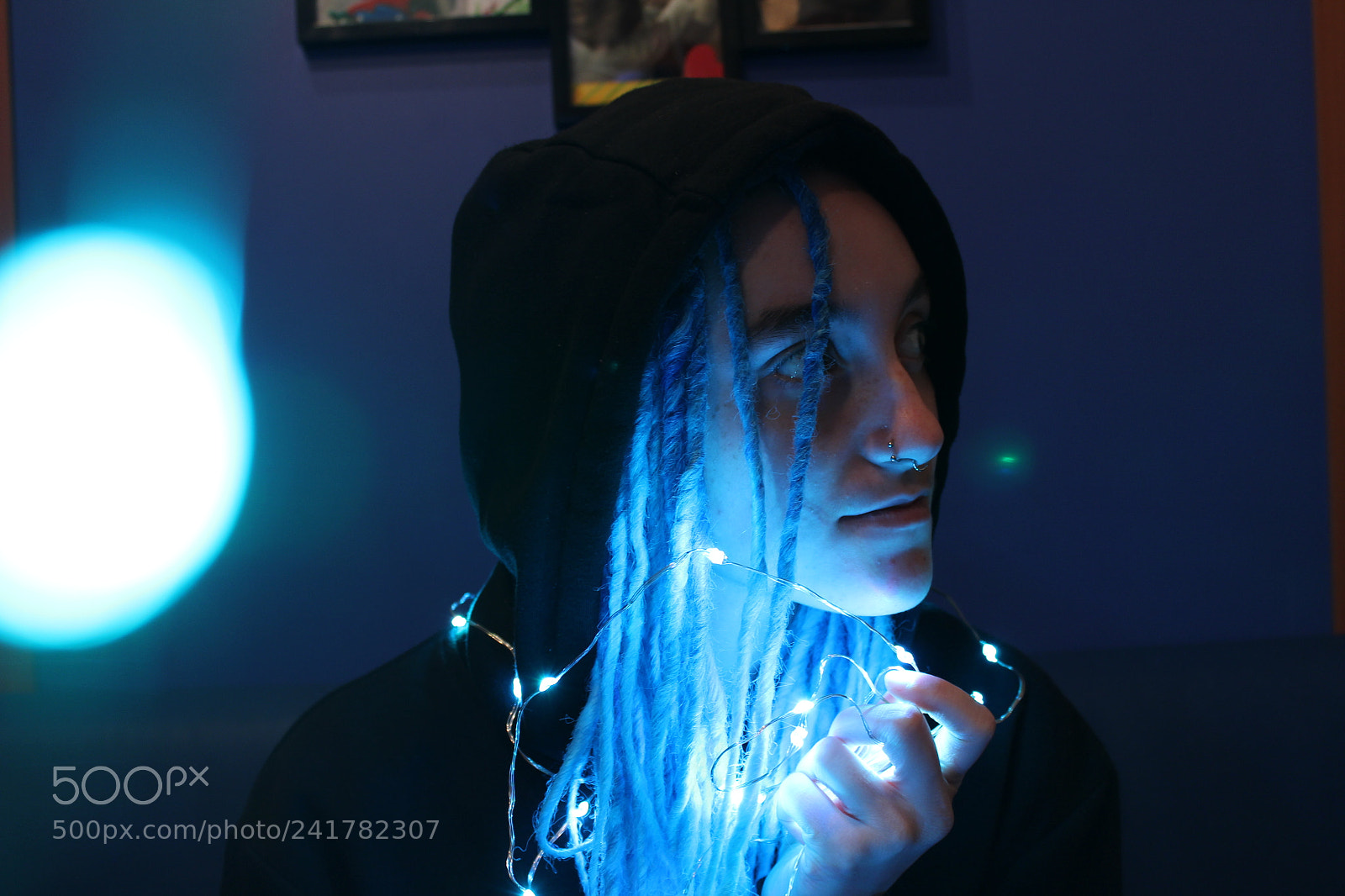 Canon EF-S 18-55mm F3.5-5.6 III sample photo. Blue light photography