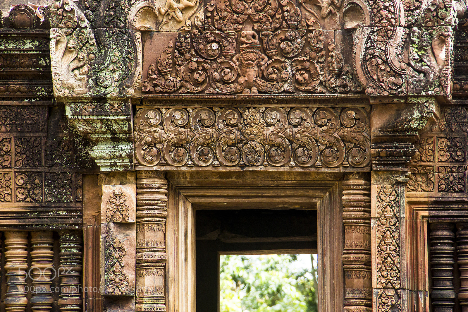 Canon EOS 550D (EOS Rebel T2i / EOS Kiss X4) sample photo. Door of stone photography