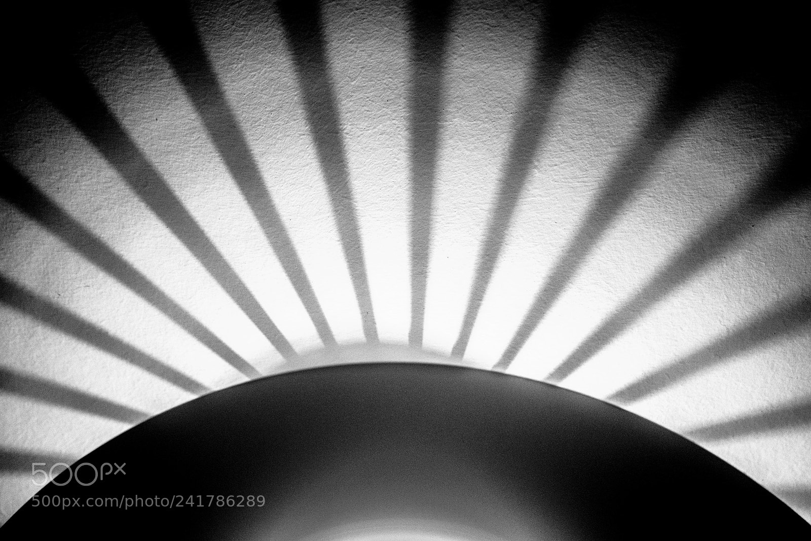 Canon EOS-1D Mark IV sample photo. Shadow of a lamp photography