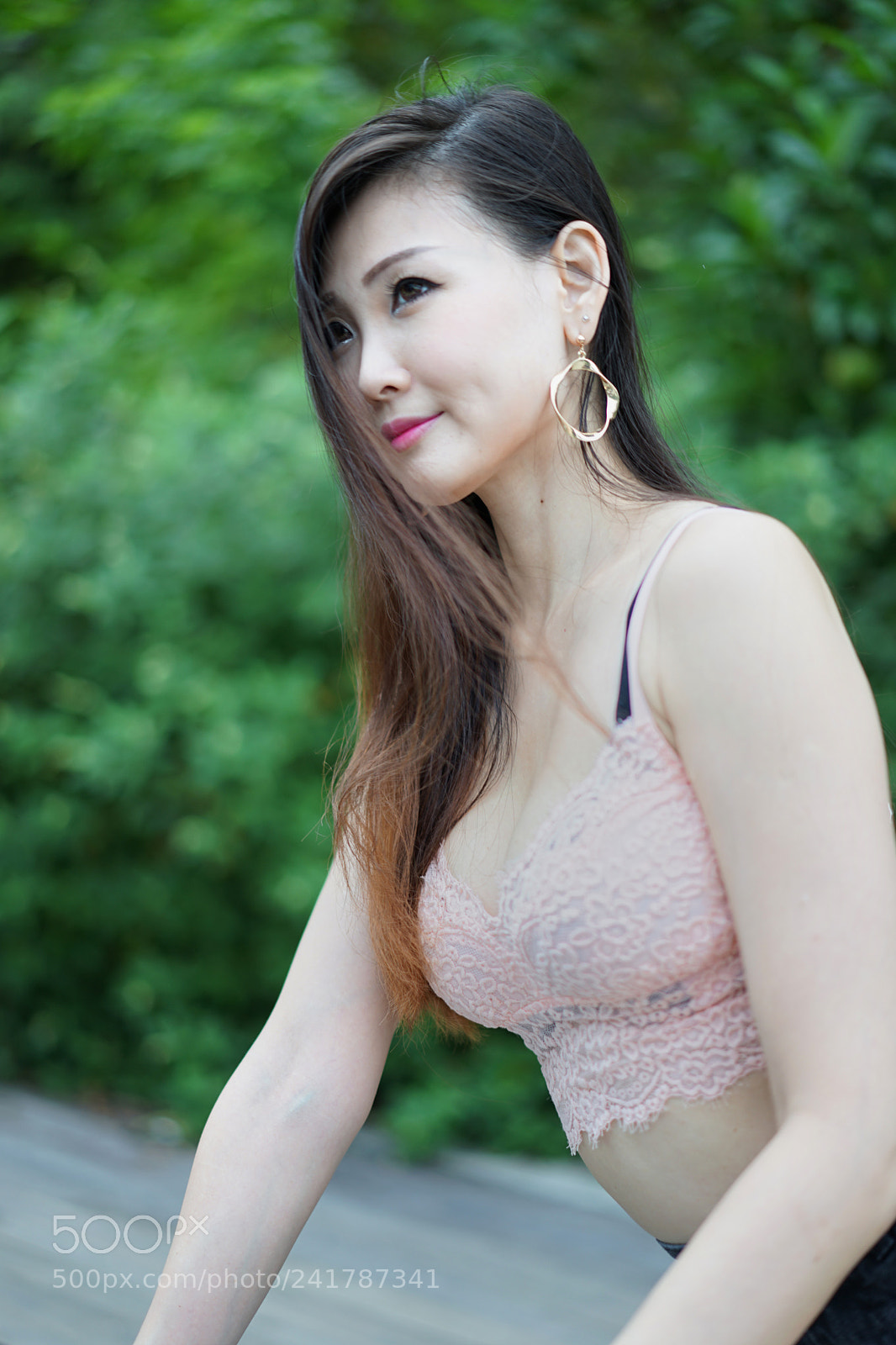 Sony a7 II sample photo. Lady in pink photography