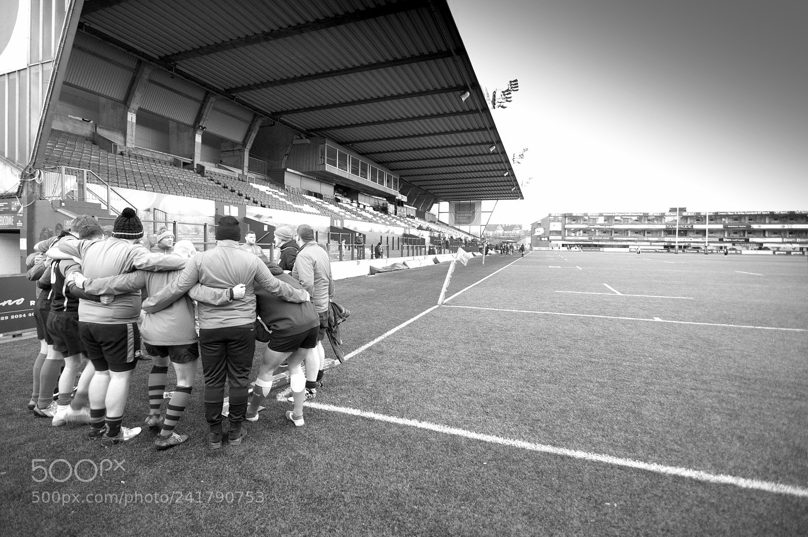 Nikon D2X sample photo. Pre-match huddle photography