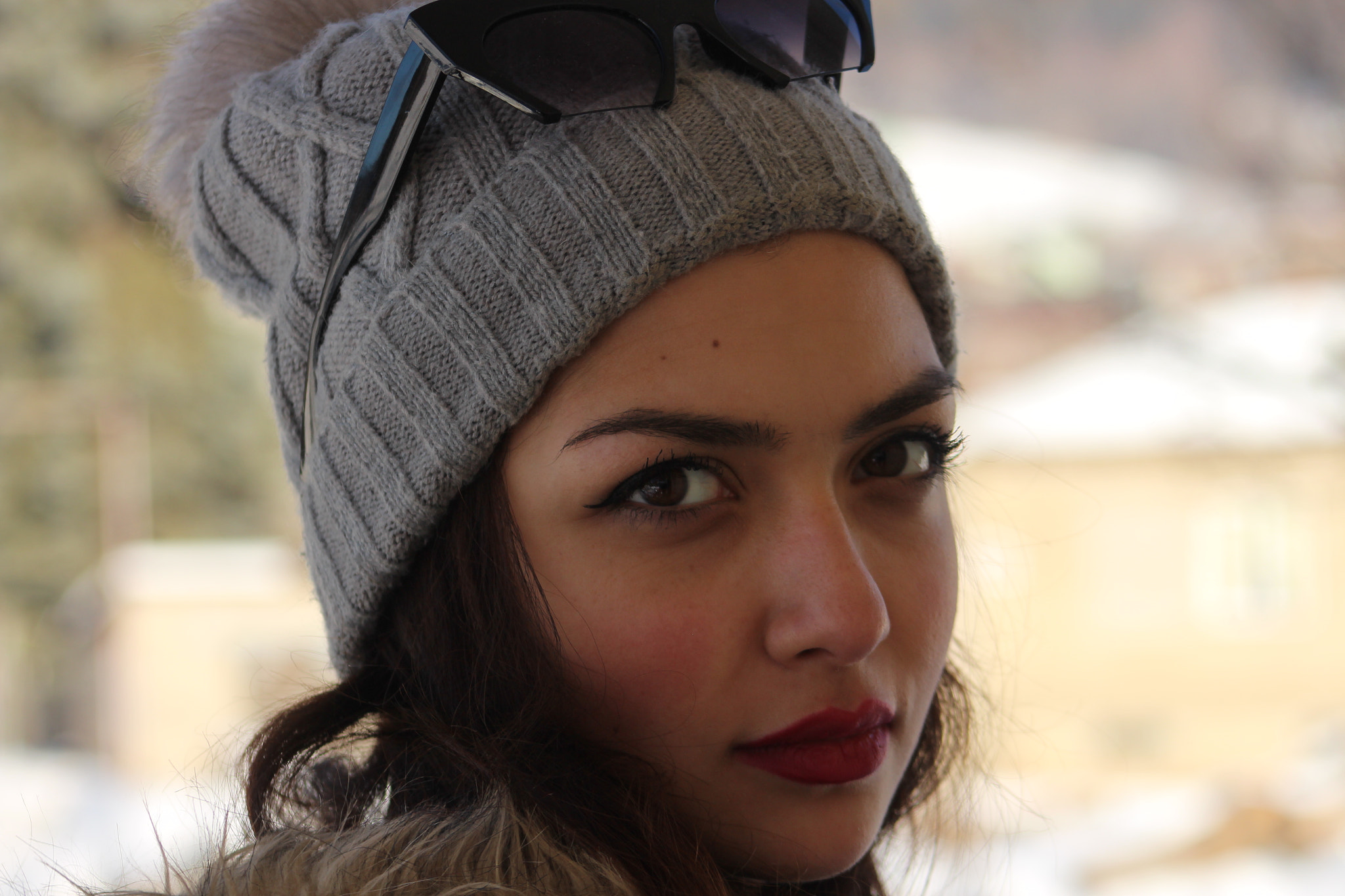Canon EF 75-300mm f/4-5.6 USM sample photo. Beautiful stranger photography