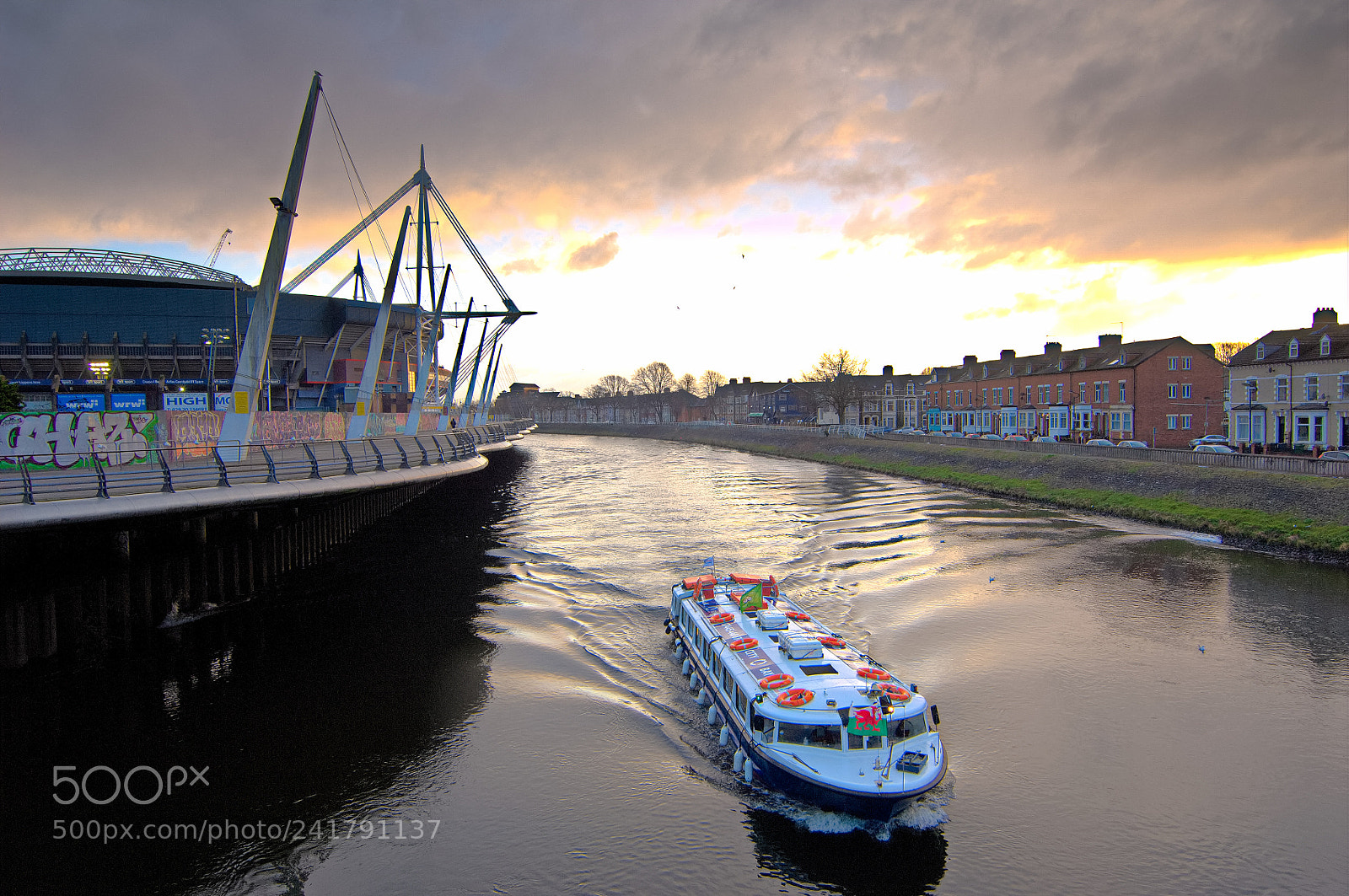 Nikon D2X sample photo. River taxi photography