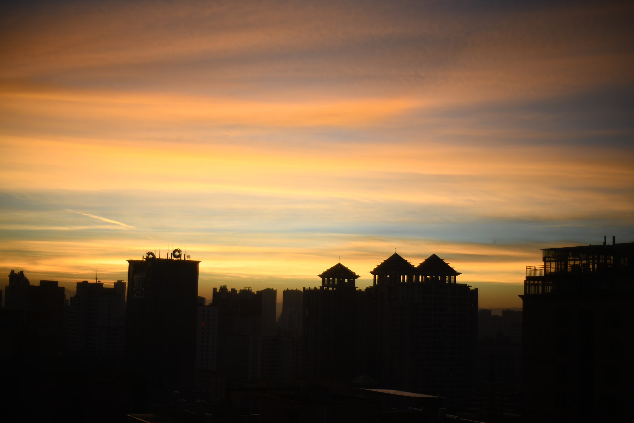ZEISS Planar T* 50mm F1.4 sample photo. Looking over the city skyline, another beautiful day started... photography