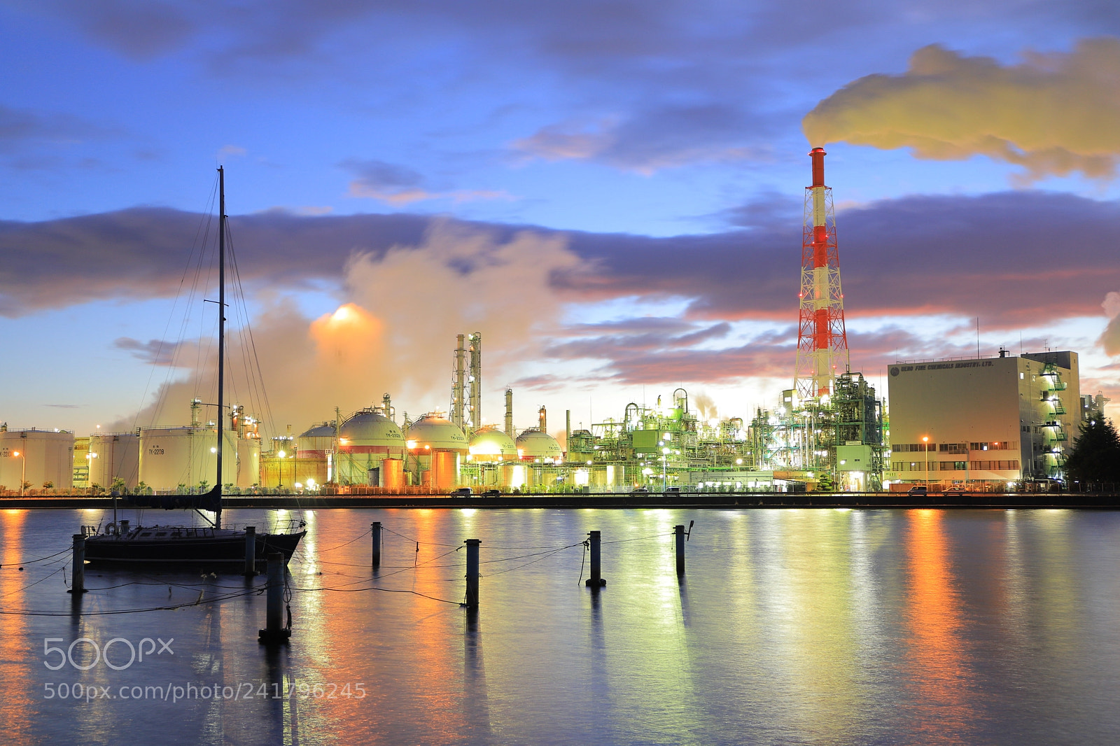 Canon EF 24-70mm F4L IS USM sample photo. Factory night view photography