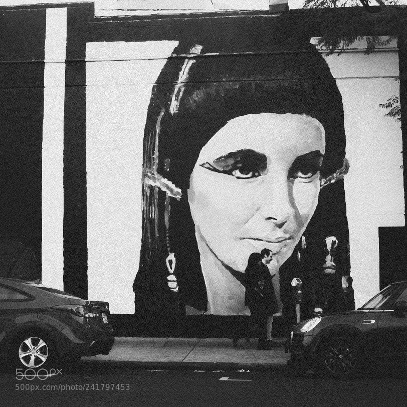 Fujifilm X100T sample photo. Liz as cleopatra photography