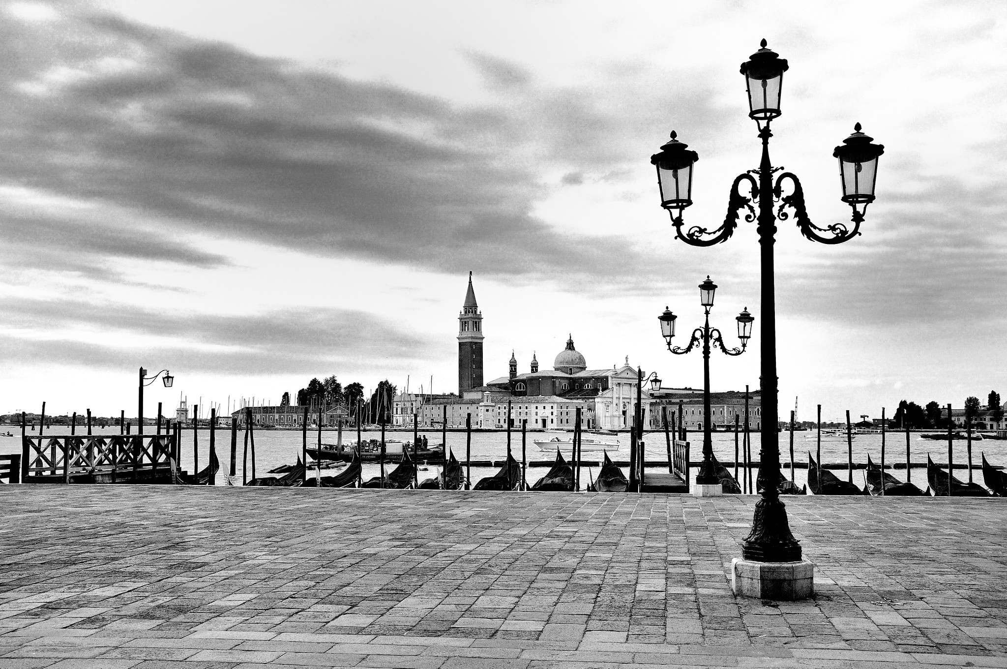 Nikon D300 sample photo. San giorgio maggiore   b&w photography