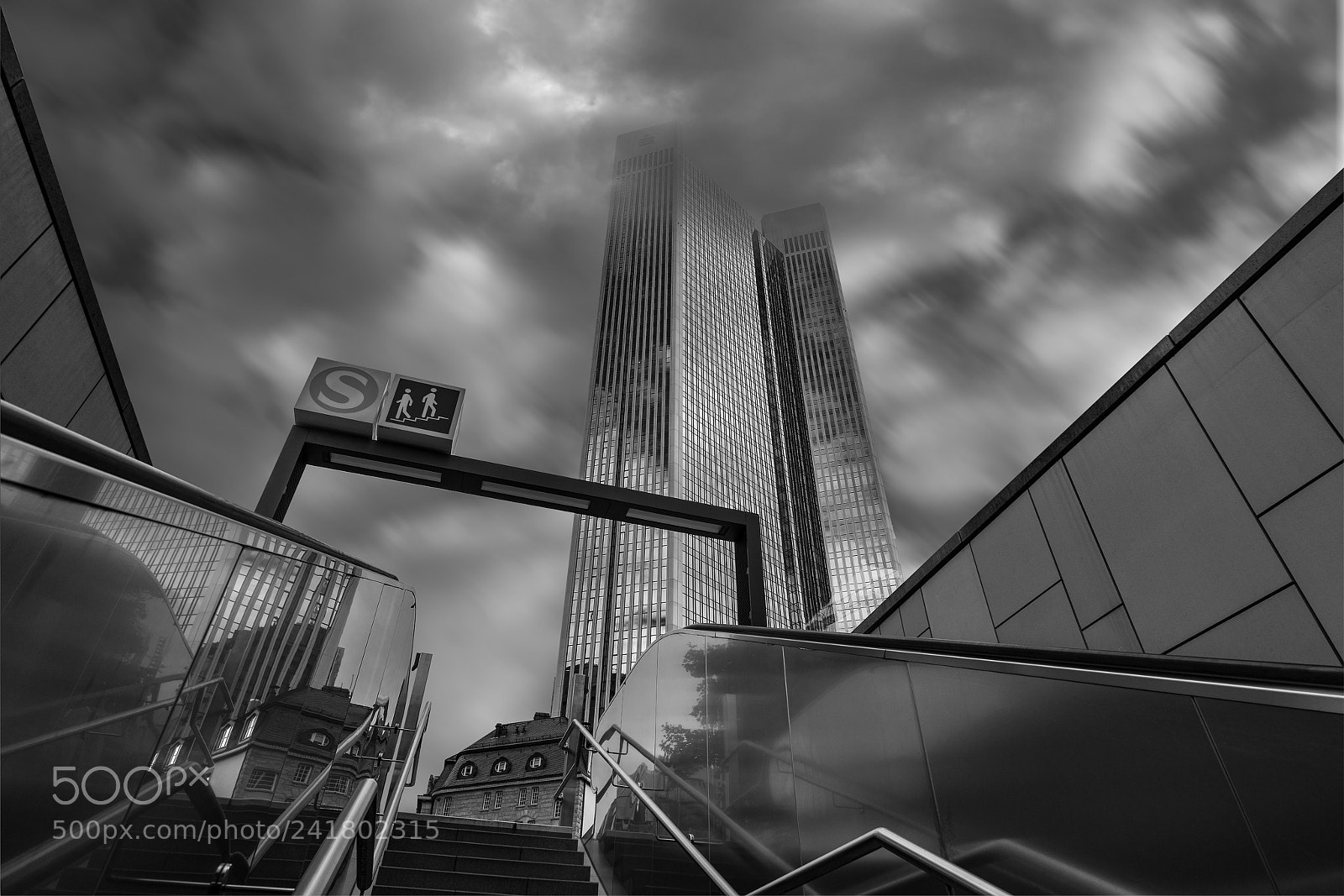 Sony a7 II sample photo. Aus dem untergrund photography