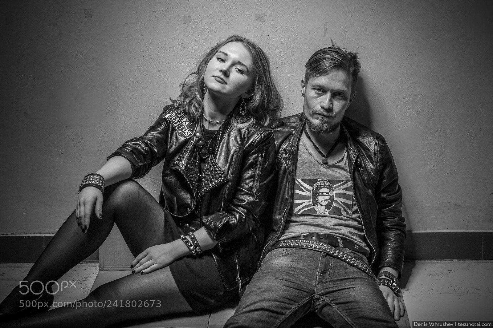 Canon EOS 60D sample photo. Punks sitting on the photography