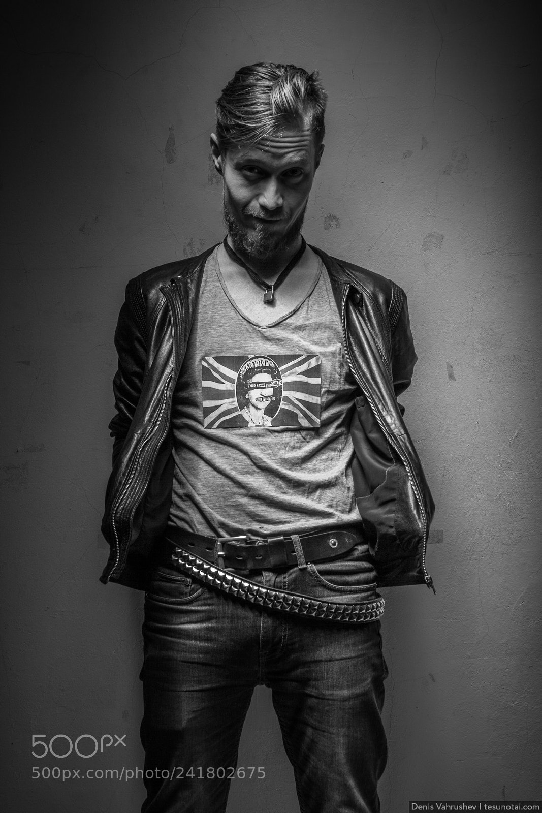 Canon EOS 60D sample photo. Punk standing in front photography