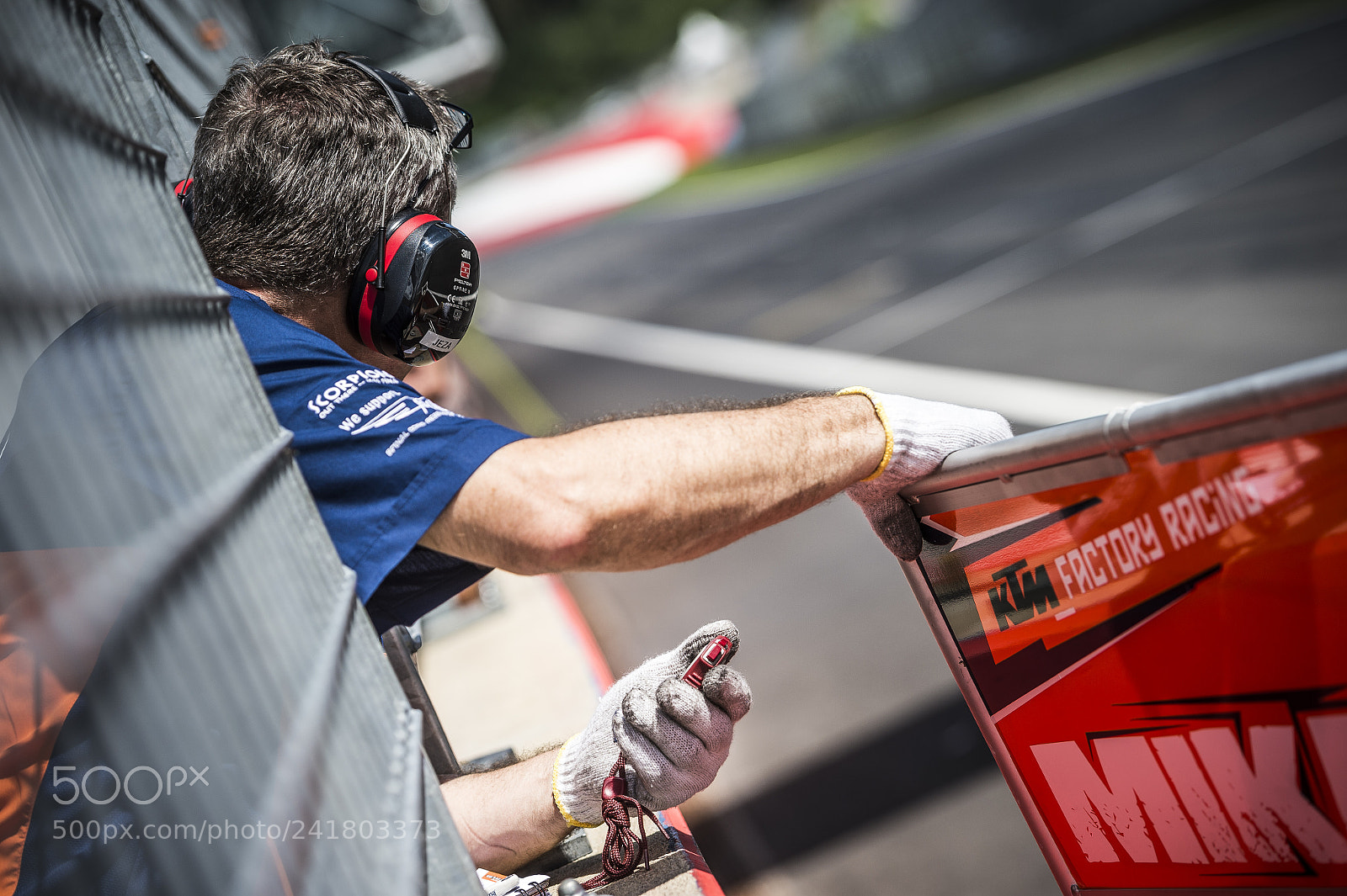 Nikon D4S sample photo. Mechanic mika kallio pit photography