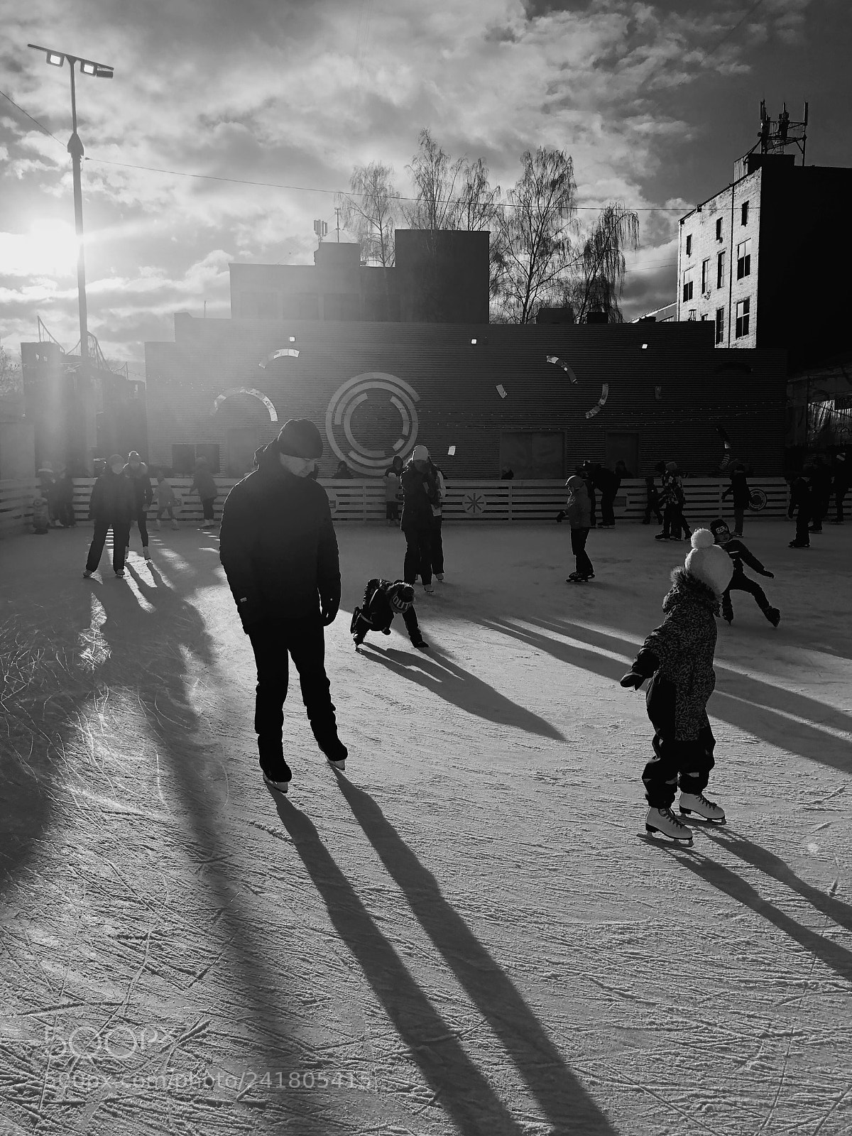 Apple iPhone 8 Plus sample photo. Ice skating photography