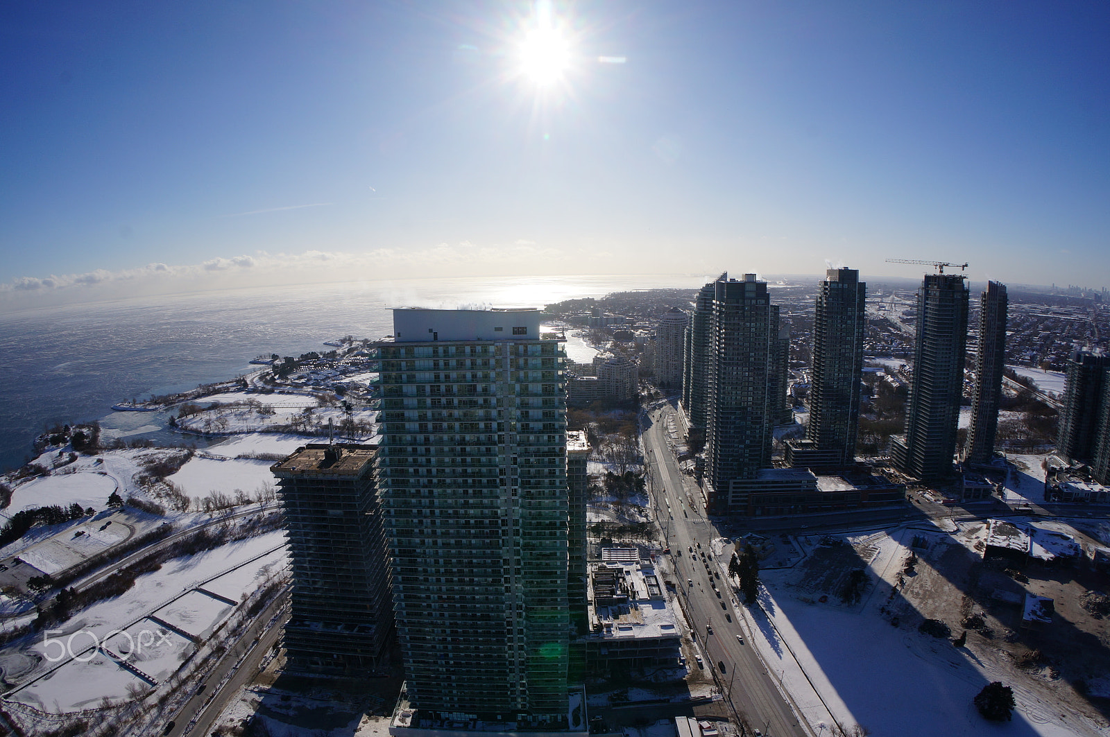 Sony Alpha NEX-5R + Sony E 20mm F2.8 sample photo. Bright winter sun photography