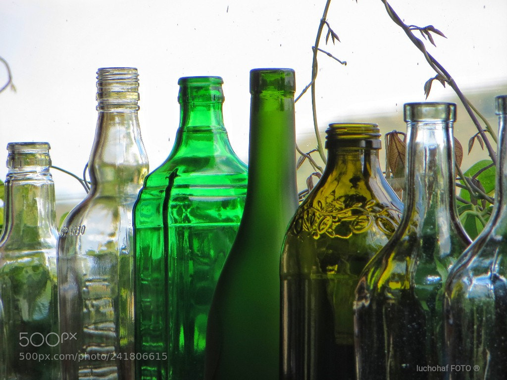 Canon PowerShot SX240 HS sample photo. Botellas photography