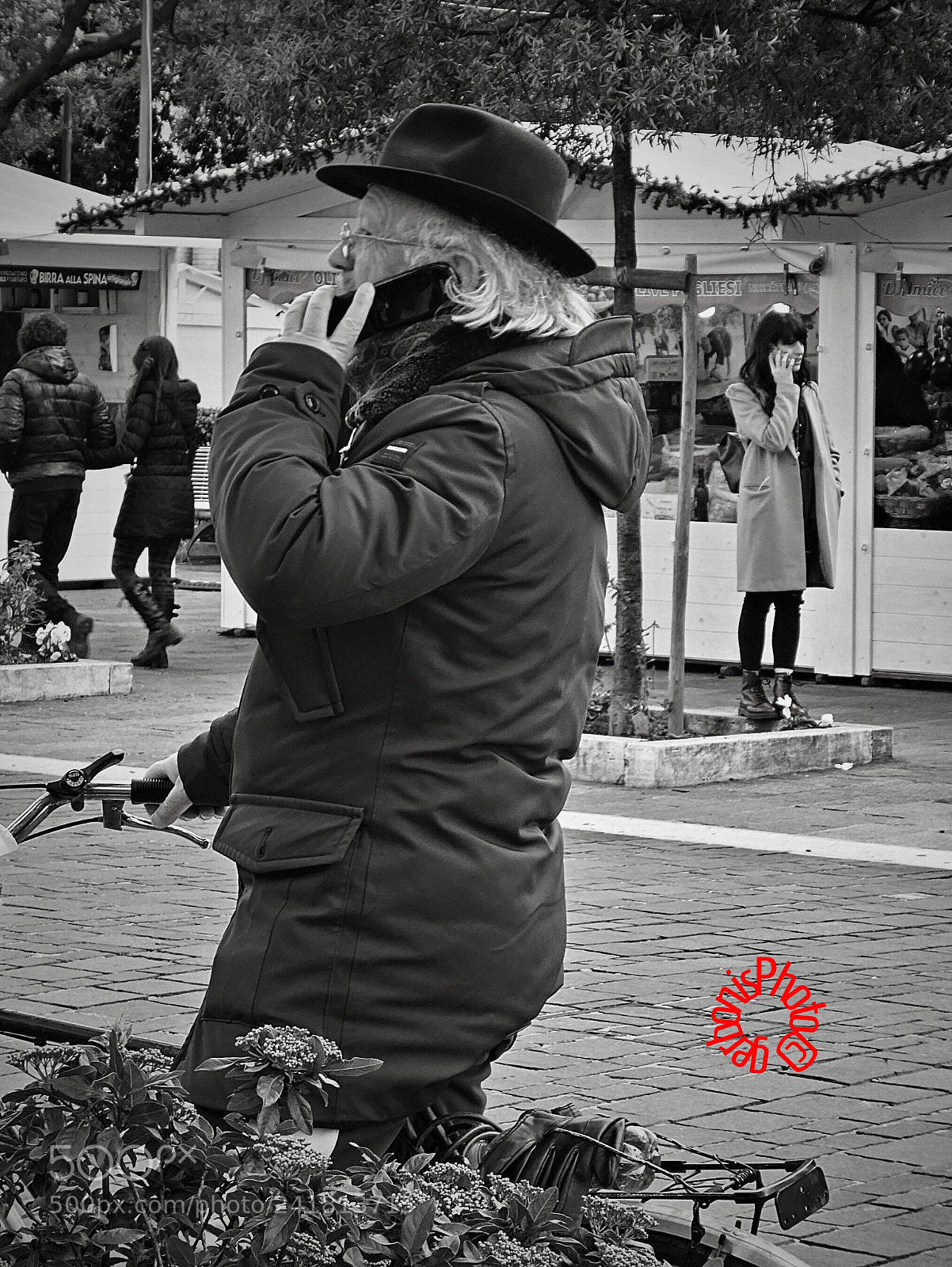 Panasonic Lumix DC-ZS70 (Lumix DC-TZ90) sample photo. Hello.... yes...mary is talking photography
