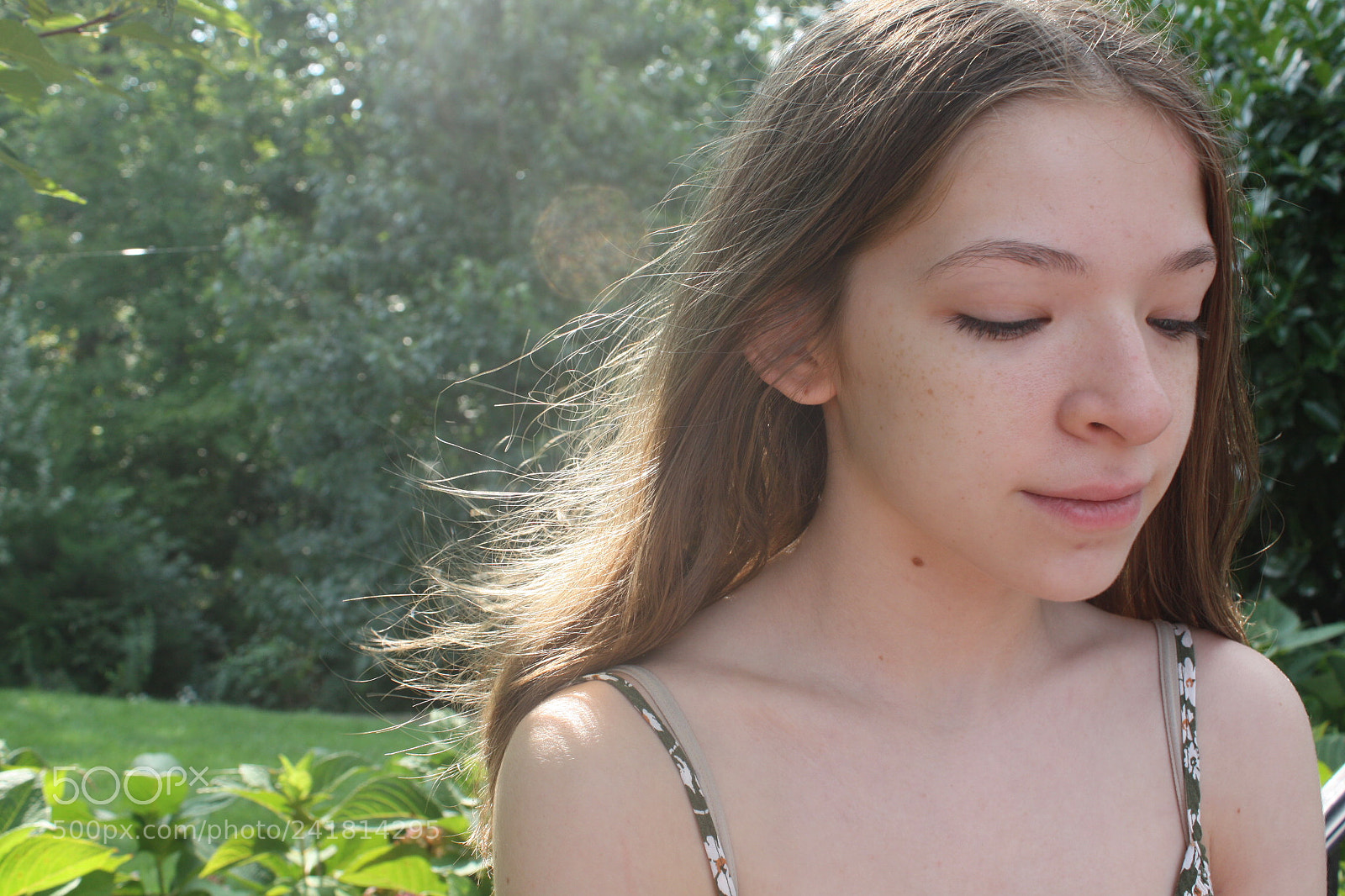 Canon EOS 450D (EOS Rebel XSi / EOS Kiss X2) sample photo. Wind in her hair photography