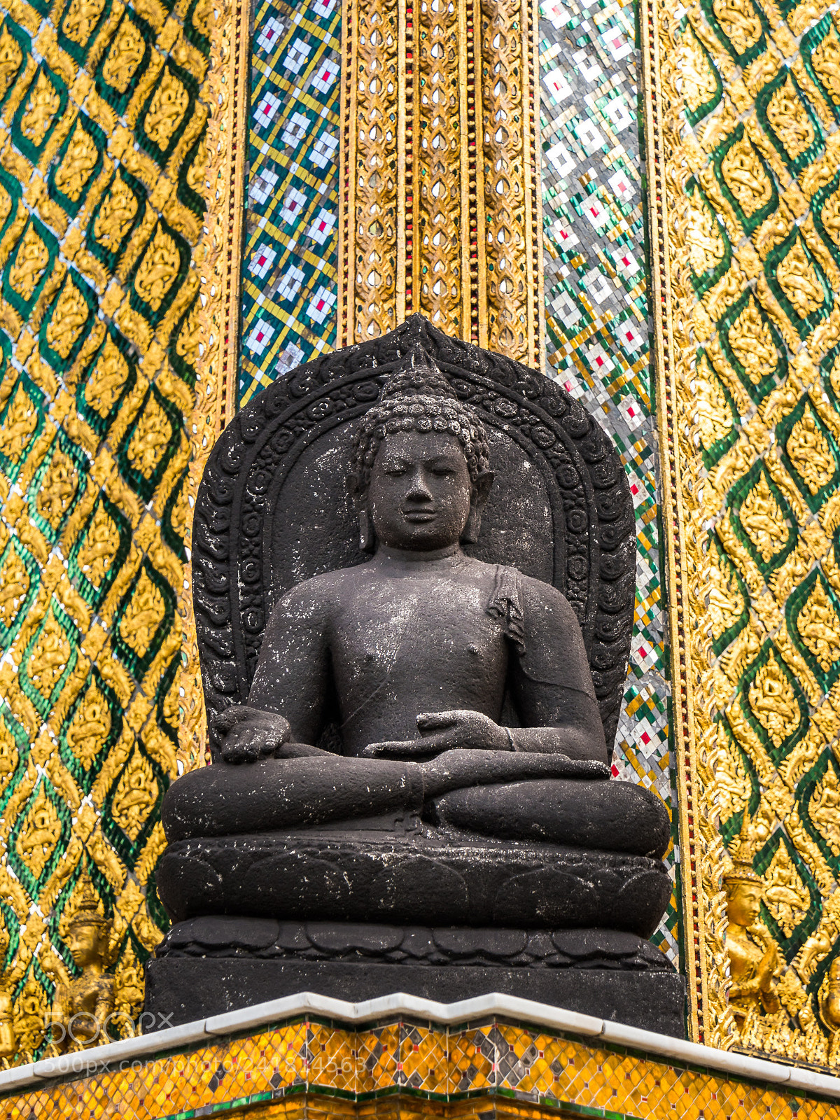 Olympus OM-D E-M10 sample photo. Grand palace, bangkok photography
