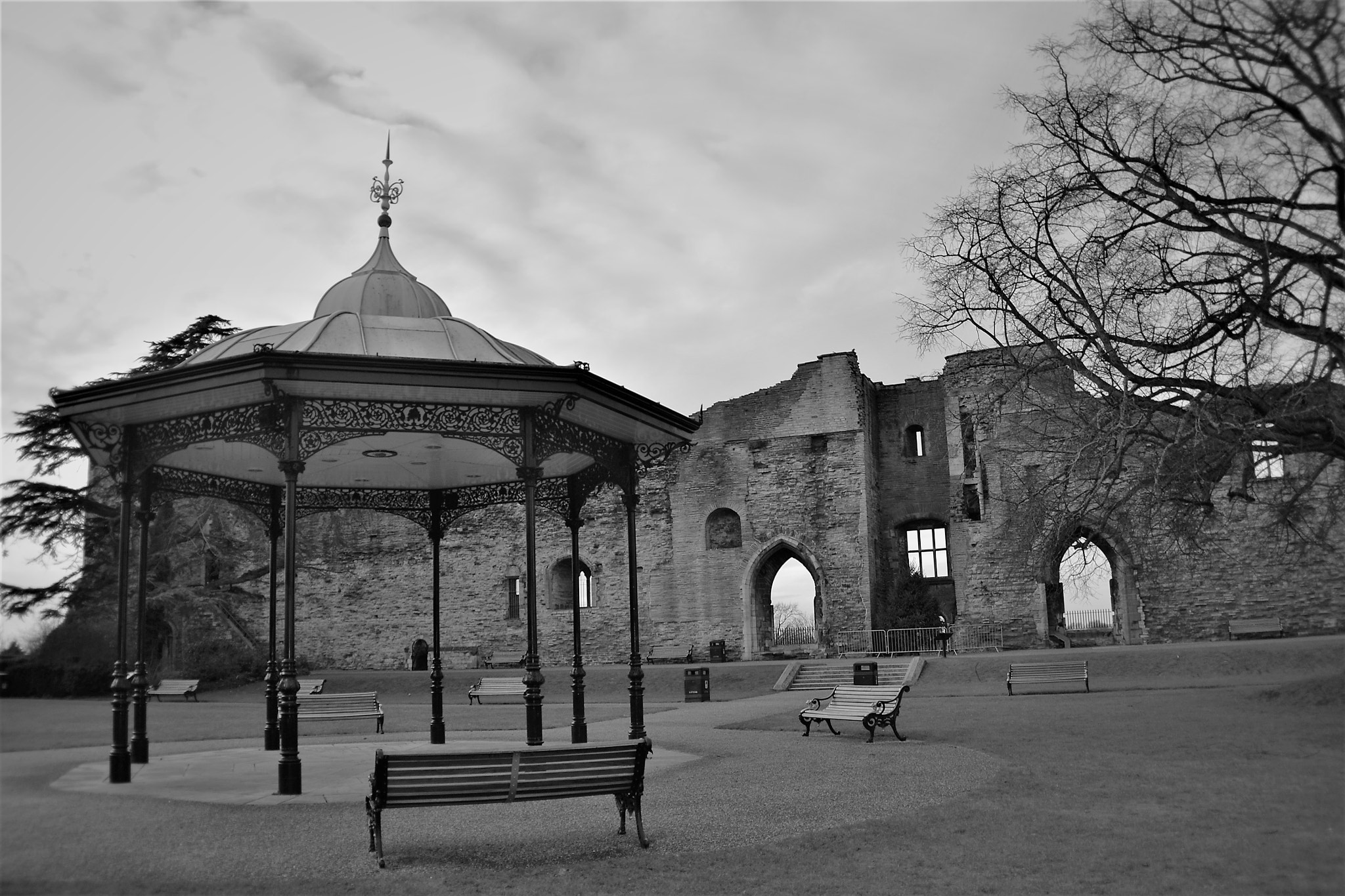 Nikon D3100 sample photo. The bandstand photography