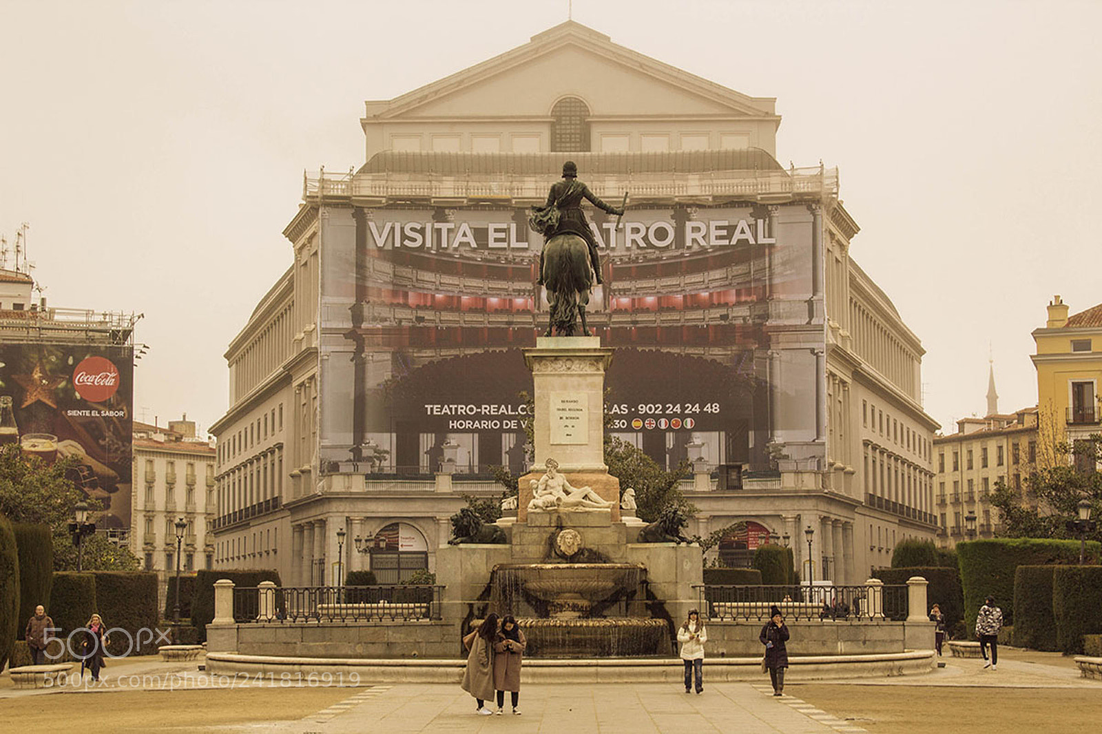 Canon EOS 1200D (EOS Rebel T5 / EOS Kiss X70 / EOS Hi) sample photo. Teatro real, madrid photography