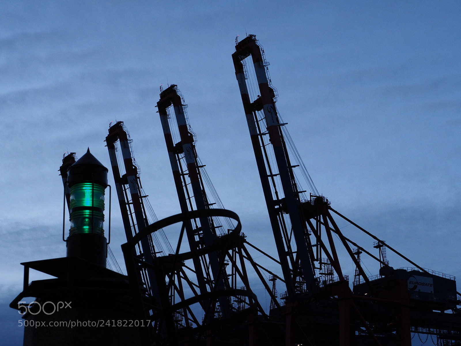 Olympus OM-D E-M1 Mark II sample photo. Hamburg down by the photography