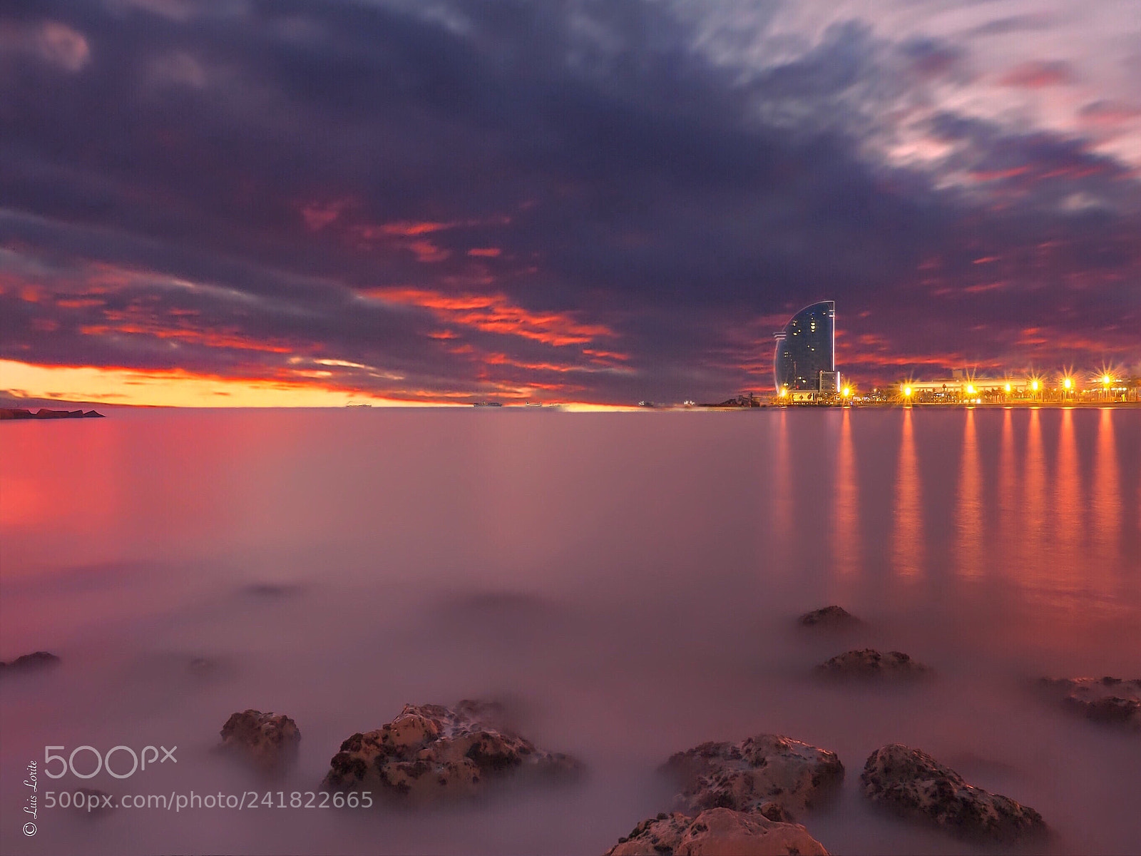 Olympus OM-D E-M10 II sample photo. 212 barcelona red photography