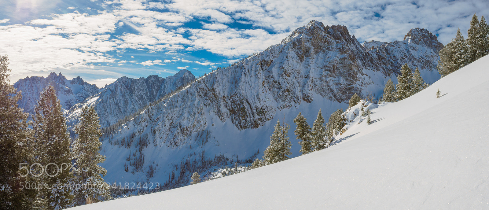 Olympus OM-D E-M5 II sample photo. Backcountry skiing in the photography