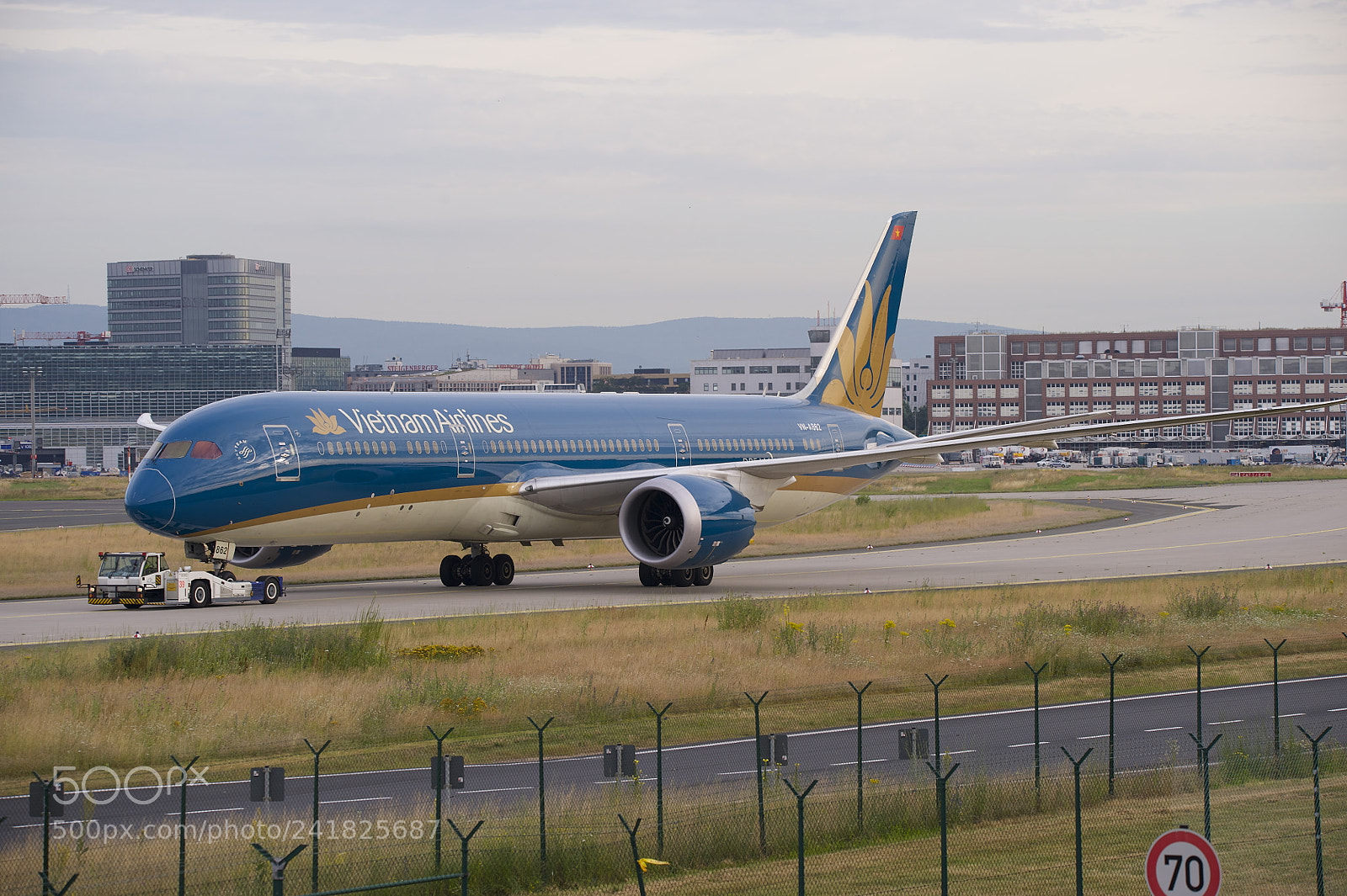 Nikon D3 sample photo. New dreamliner.......... photography