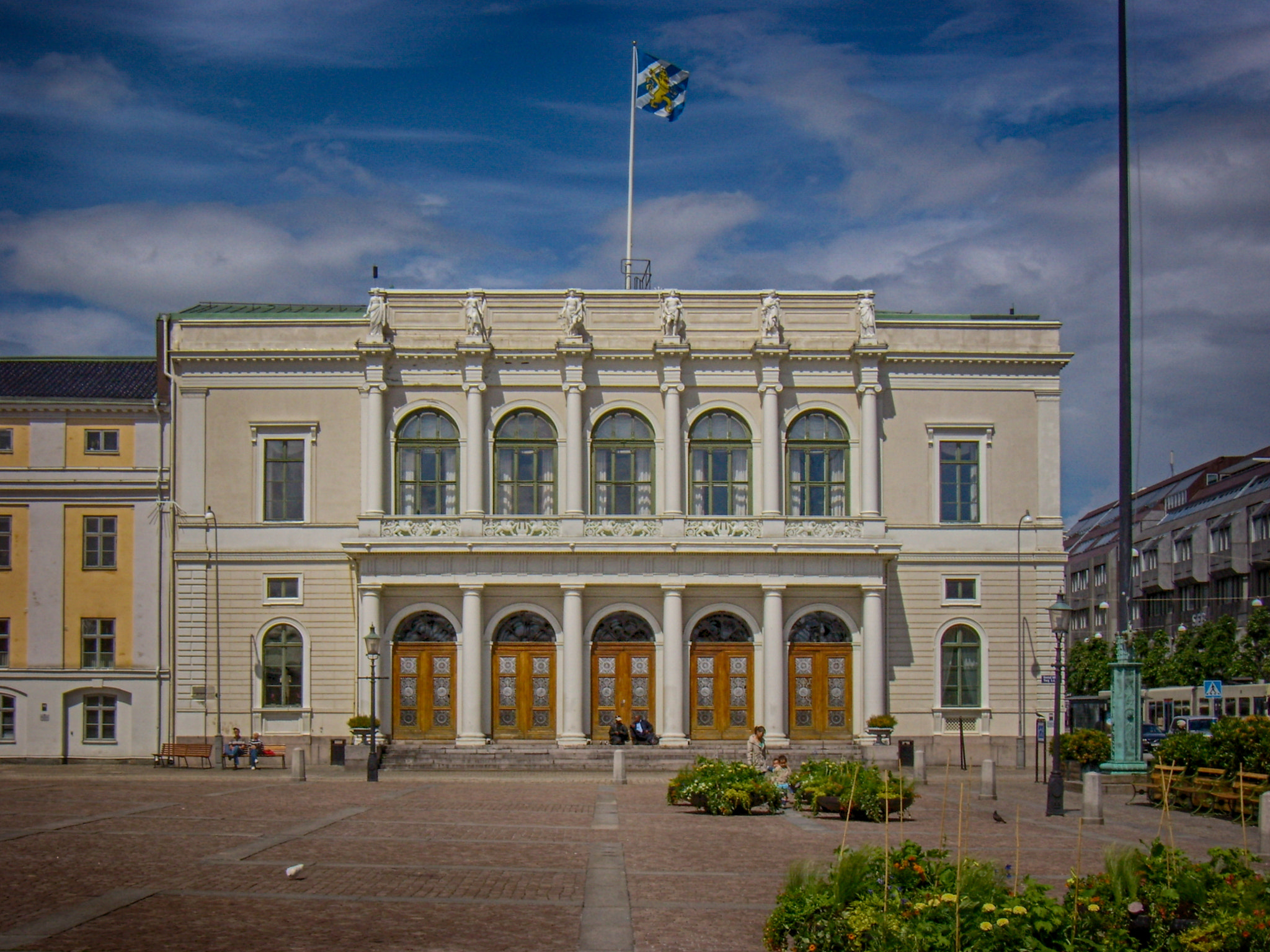 Olympus FE200 sample photo. Gothenburg: gustaf adolfs torg photography