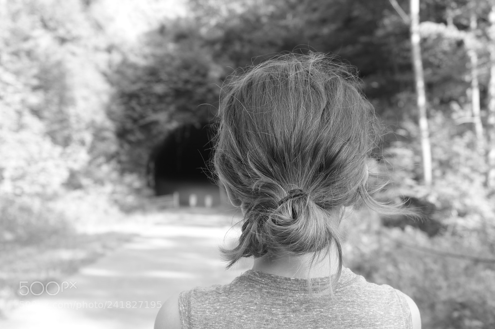 Canon EOS 1200D (EOS Rebel T5 / EOS Kiss X70 / EOS Hi) sample photo. Into the tunnel photography