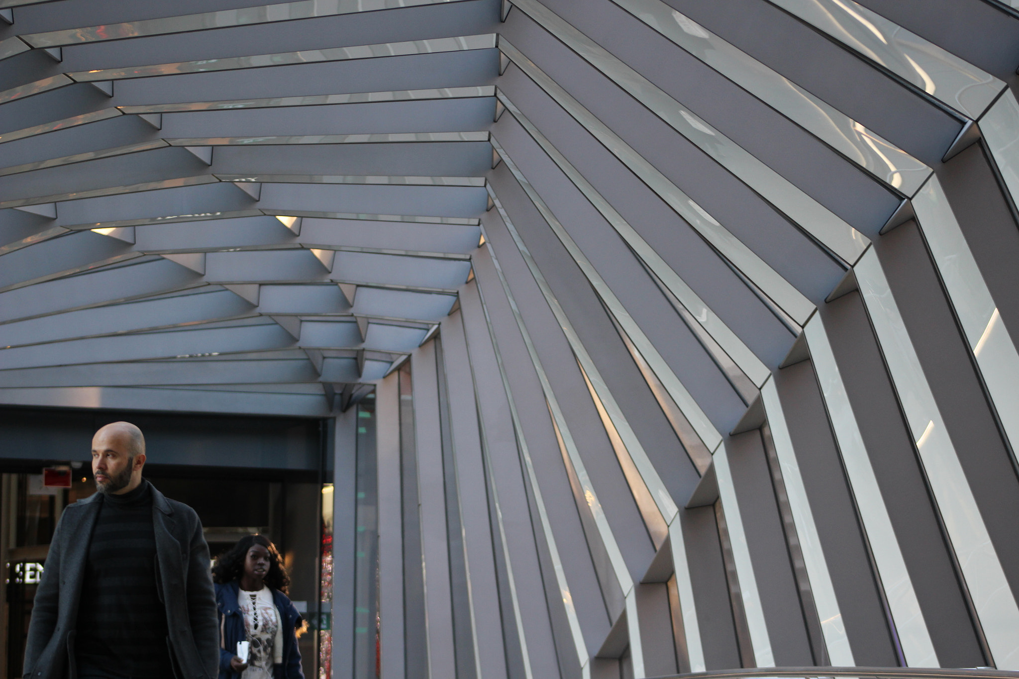 Canon EOS 100D (EOS Rebel SL1 / EOS Kiss X7) + EF75-300mm f/4-5.6 sample photo. Eaton centre bridge photography