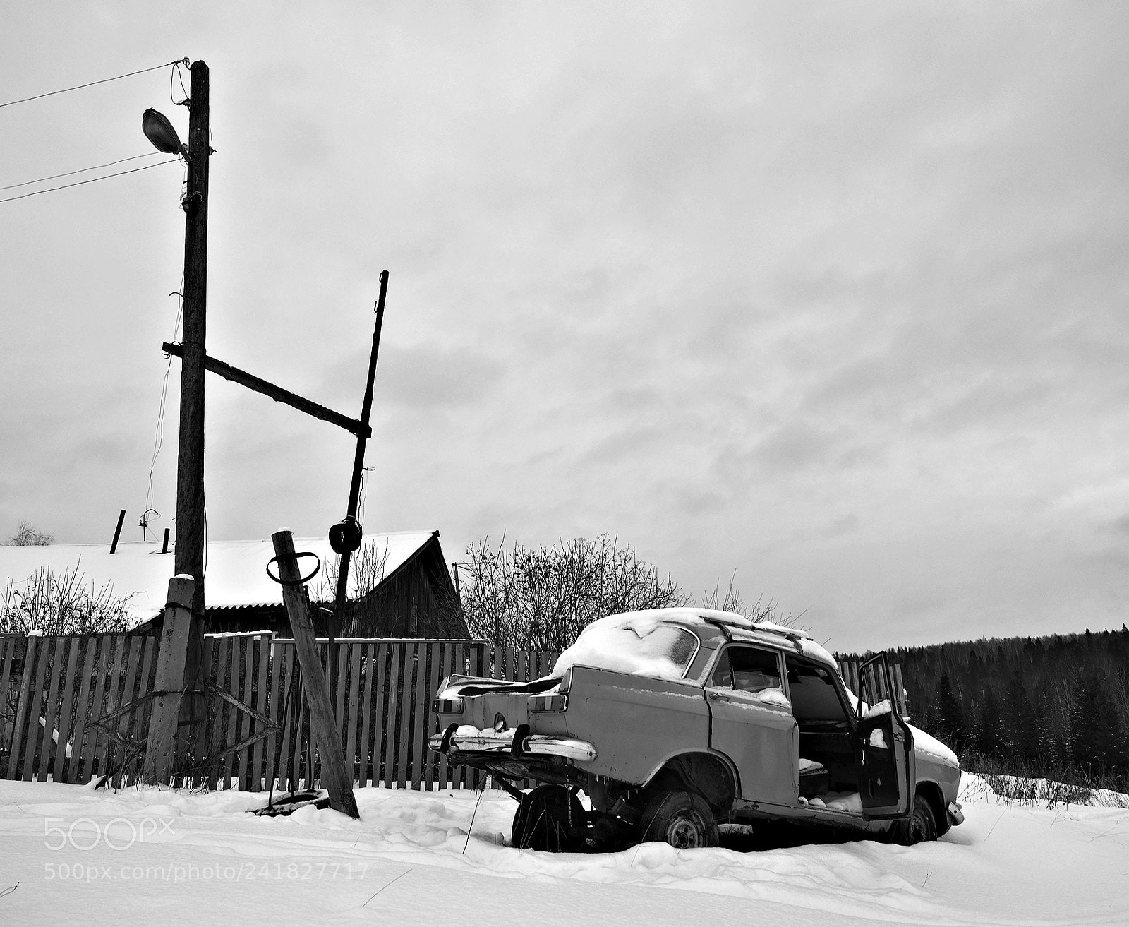 Olympus PEN E-P5 sample photo. Abandoned car photography