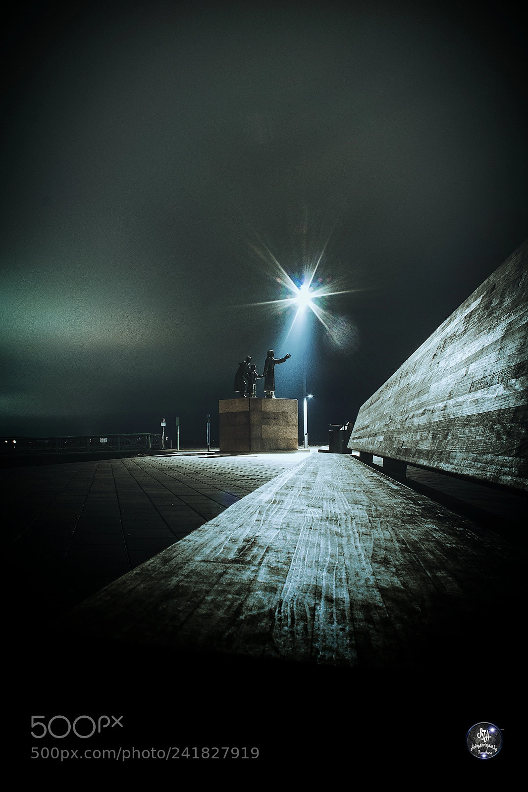 Canon EOS 60D sample photo. Auswanderdenkmal bremerhaven photography