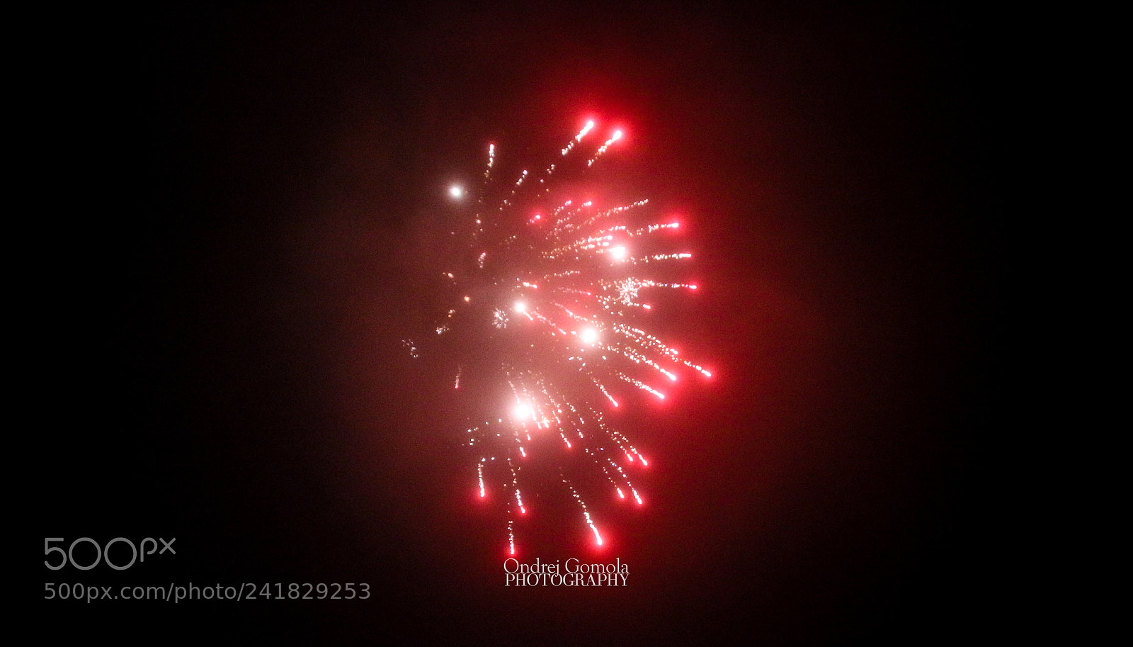 Canon EOS 100D (EOS Rebel SL1 / EOS Kiss X7) sample photo. Fireworks in the fog photography