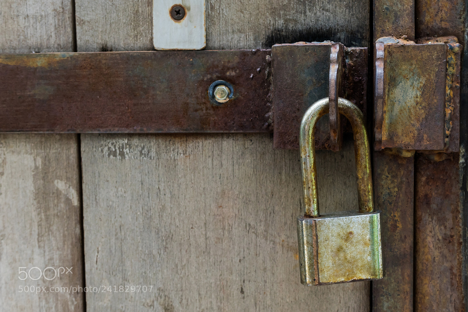 Sony a7 sample photo. Old lock on the photography