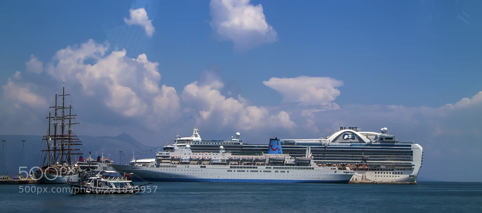 Canon EOS 50D sample photo. Cruise ships at dock photography