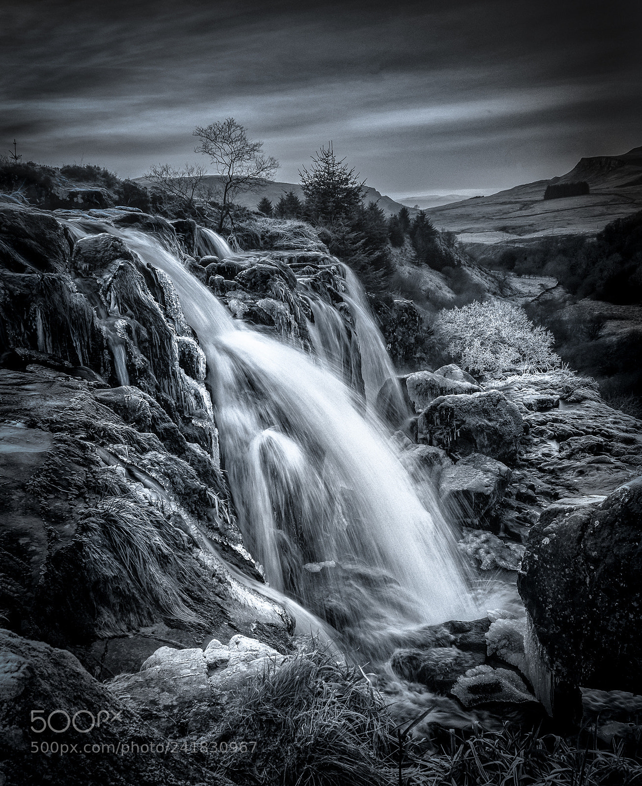 Fujifilm X-T2 sample photo. Loup of fintry mono photography
