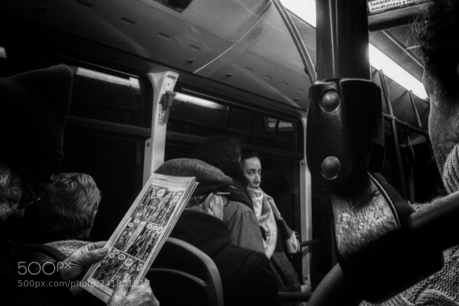 Apple iPhone SE sample photo. En el bus... photography