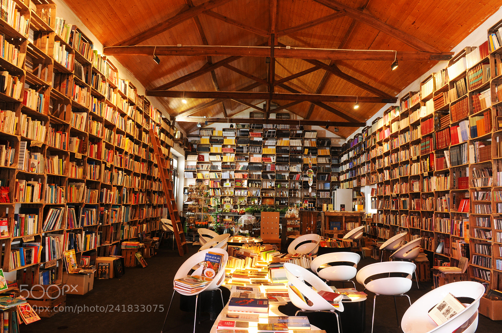 Nikon D300 sample photo. More books photography