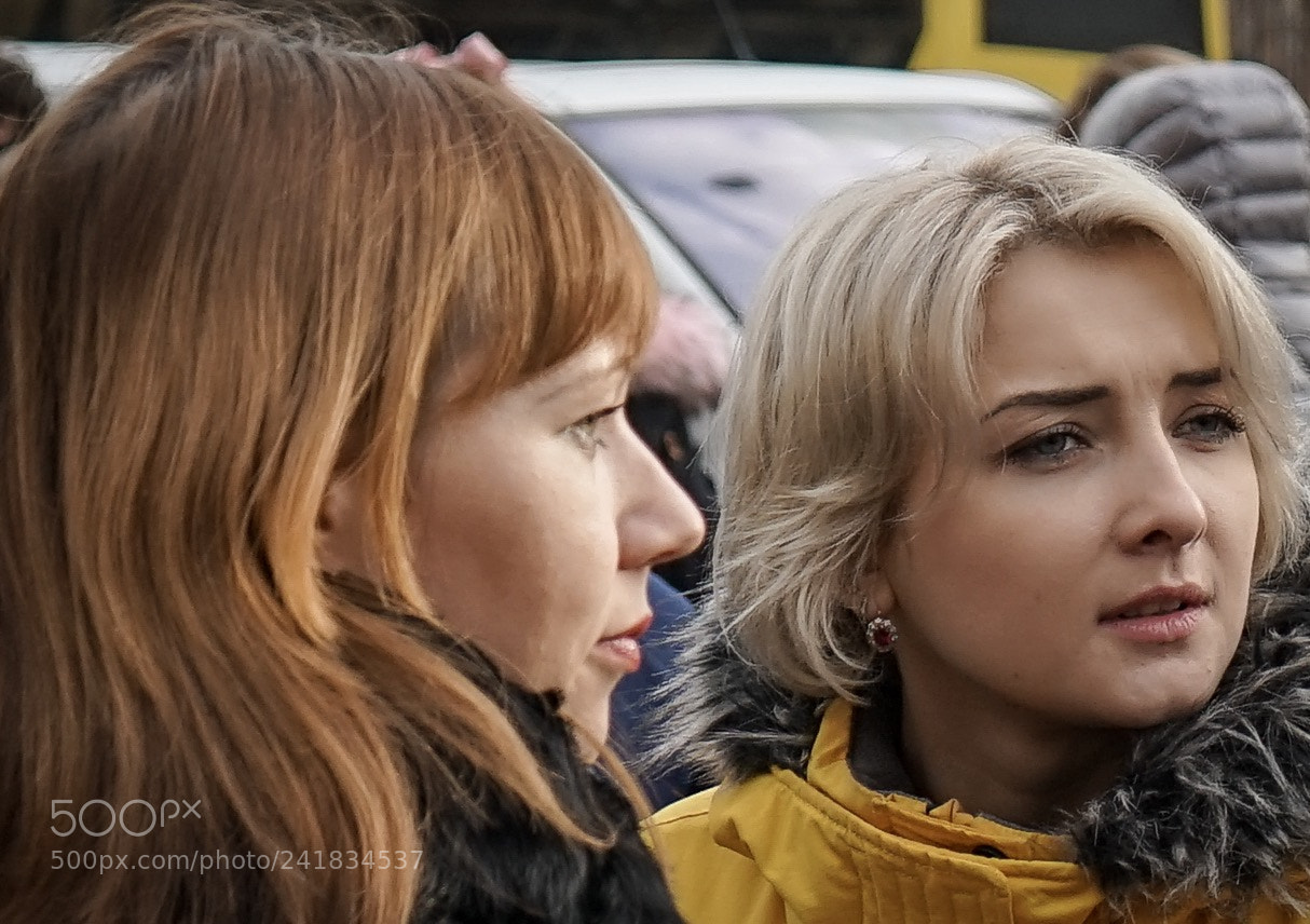 Sony a7 sample photo. Just two girls. photography