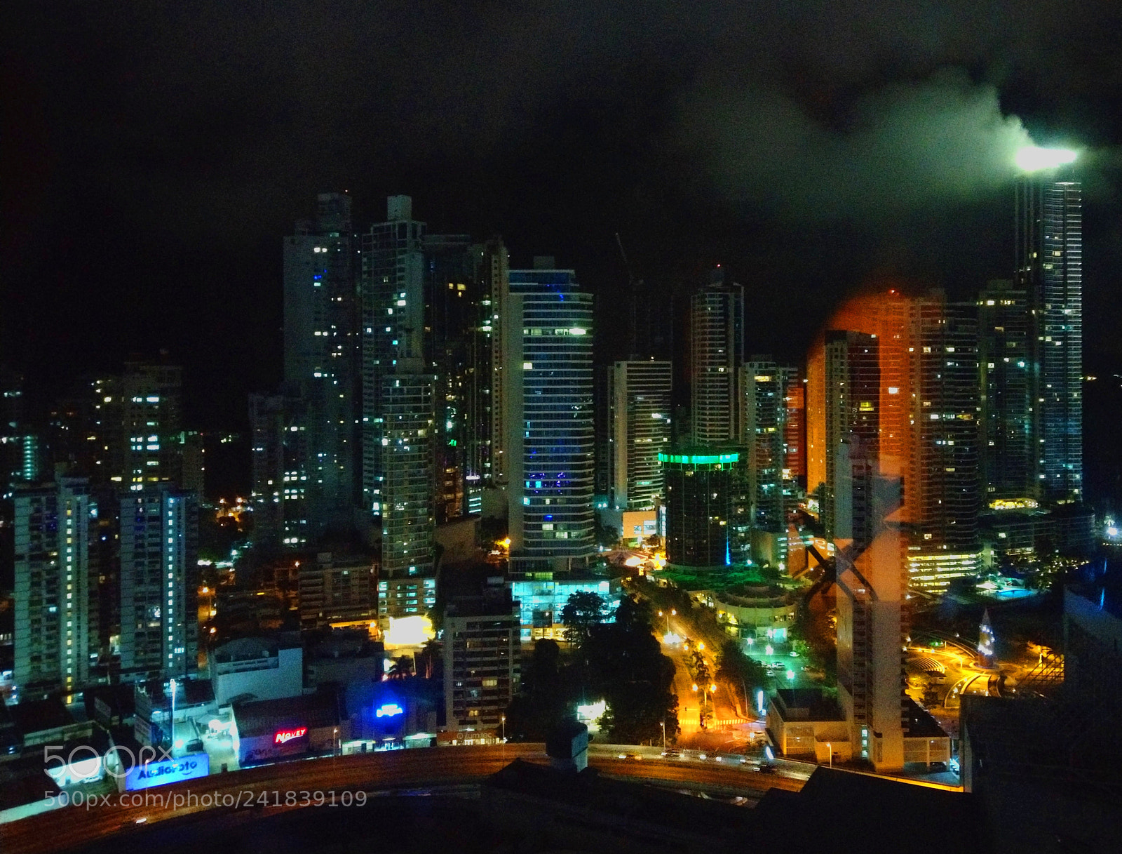 HTC U11 sample photo. Panama "night"line... photography