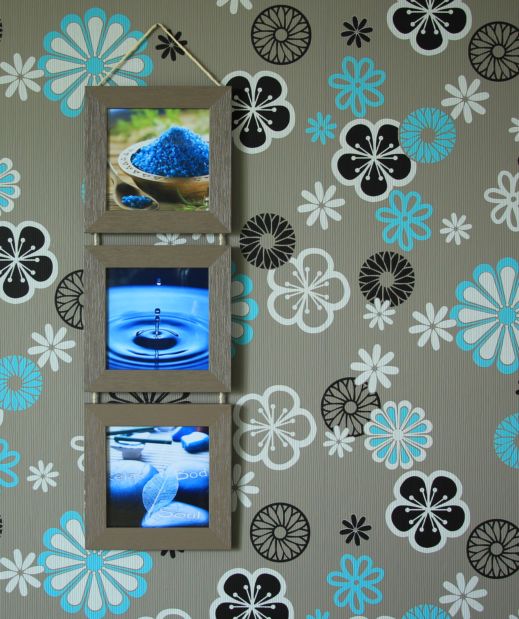 Canon EOS 550D (EOS Rebel T2i / EOS Kiss X4) sample photo. Cadre bleu sur mur bleu (moche) photography
