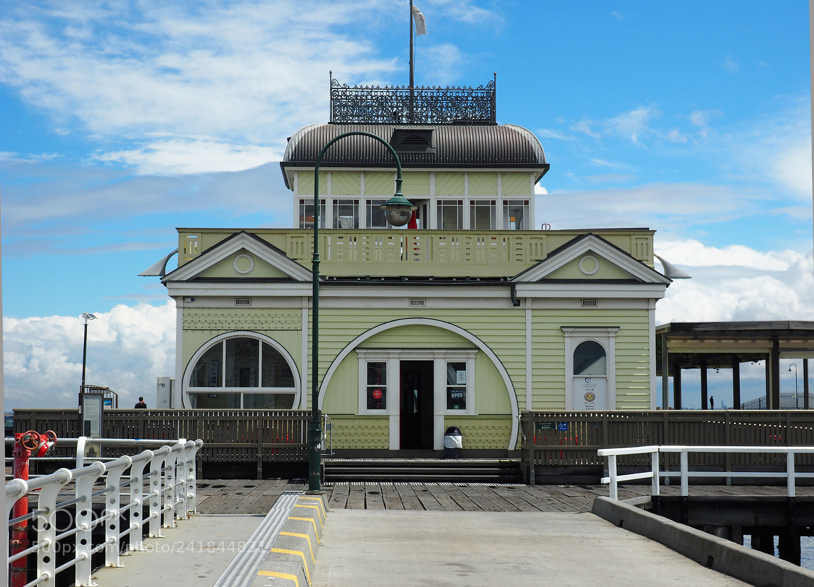 Olympus OM-D E-M1 sample photo. Building on a jetty photography
