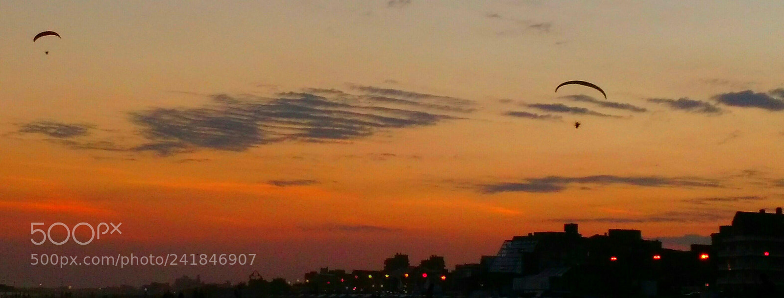 Motorola Moto X (2nd Gen) sample photo. Gliding colours photography