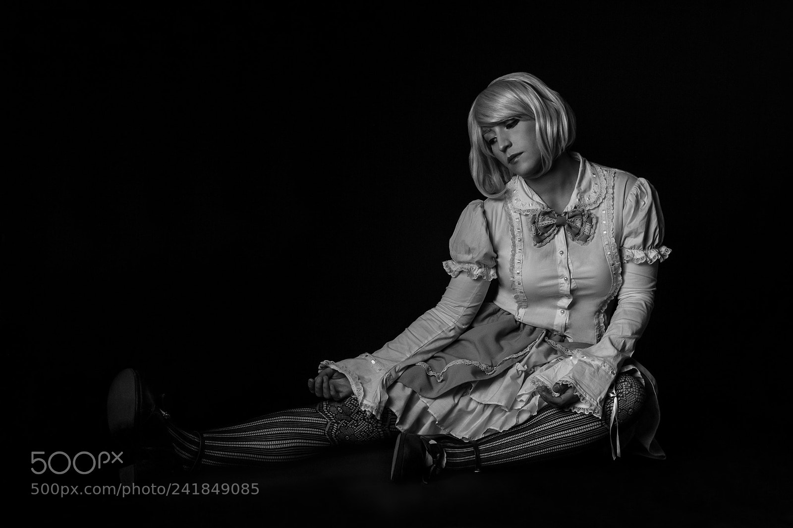 Canon EOS 550D (EOS Rebel T2i / EOS Kiss X4) sample photo. Porcelain doll photography