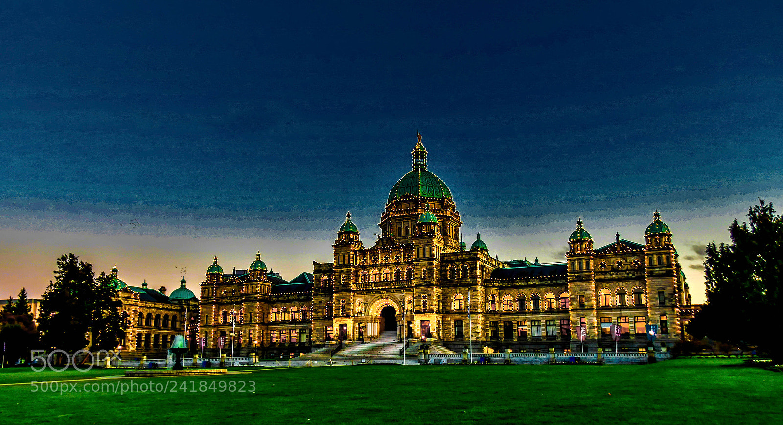Nikon D500 sample photo. Victoria capitol building (of ) photography