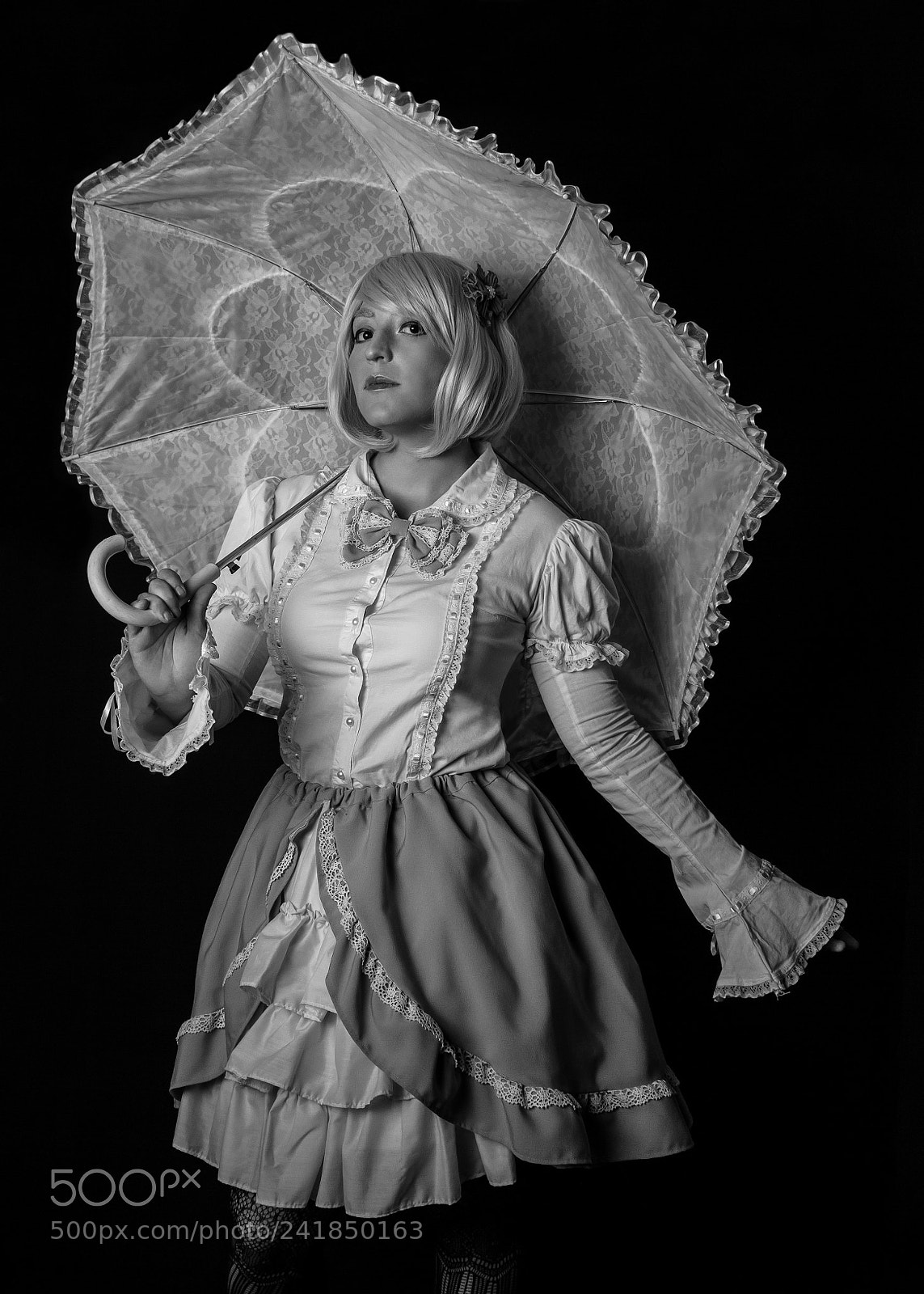 Canon EOS 550D (EOS Rebel T2i / EOS Kiss X4) sample photo. Porcelain doll photography