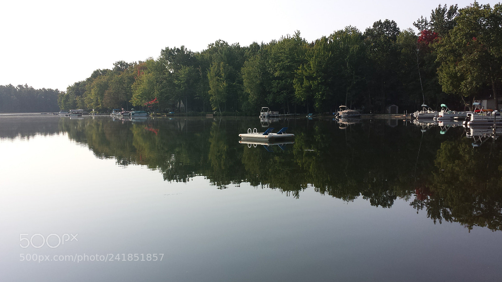 Samsung Galaxy S4 sample photo. Boats on the lake photography