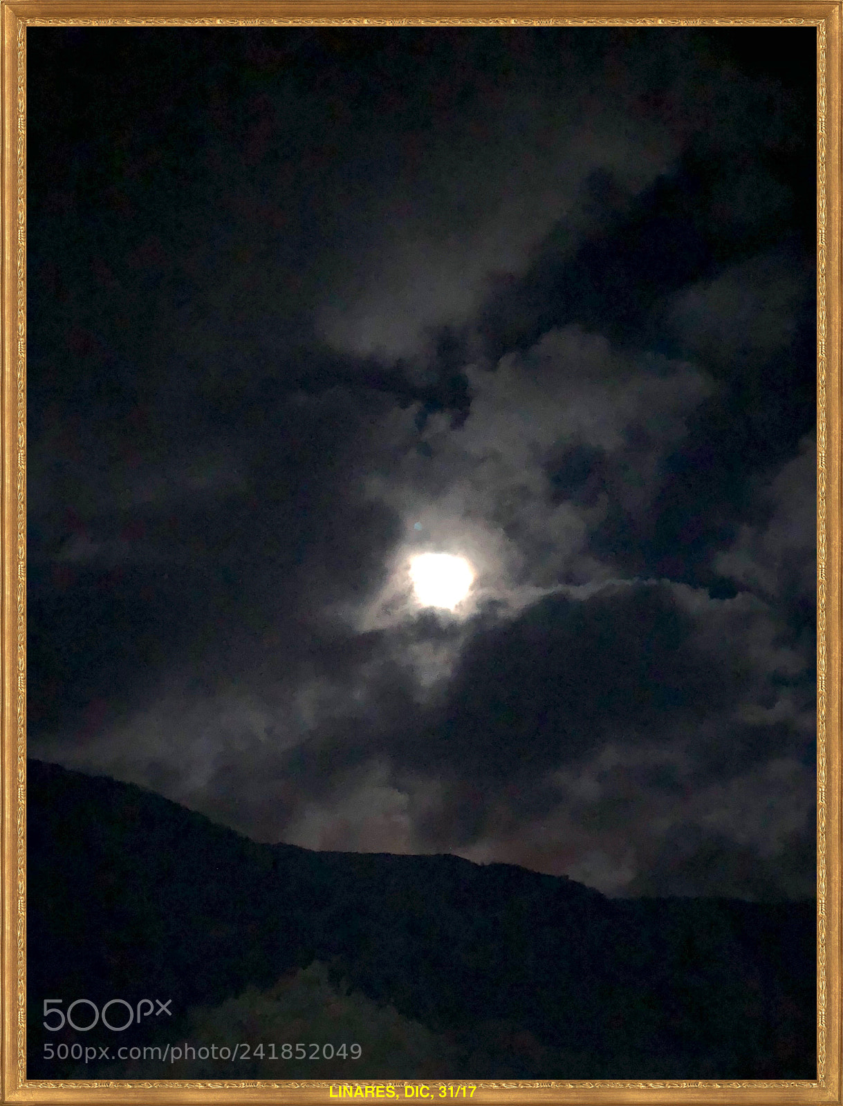 Apple iPhone X sample photo. Les tenebres. photography
