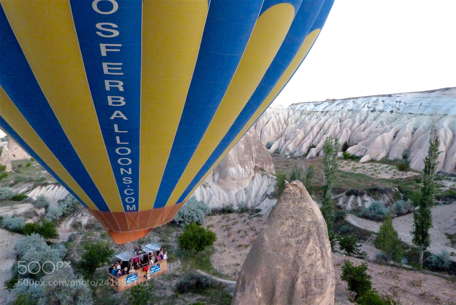 Panasonic Lumix DMC-FZ47 (Lumix DMC-FZ48) sample photo. Gliding between tufa towers photography