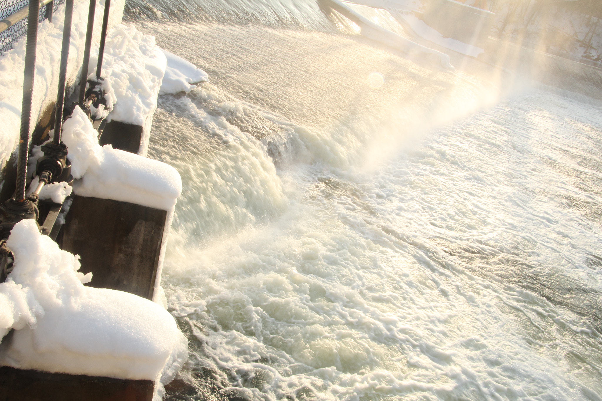 Canon EOS 1200D (EOS Rebel T5 / EOS Kiss X70 / EOS Hi) sample photo. Foamy st. joseph river. 泡沫聖約瑟夫河。 foamy st.ジョセフ川。 photography